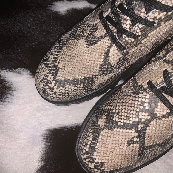 DOLCE VITA BOOTS - Picture 3 of 6